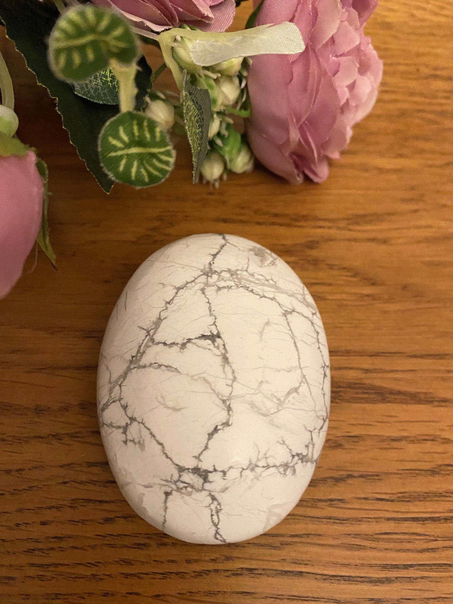 Howlite Palmstone